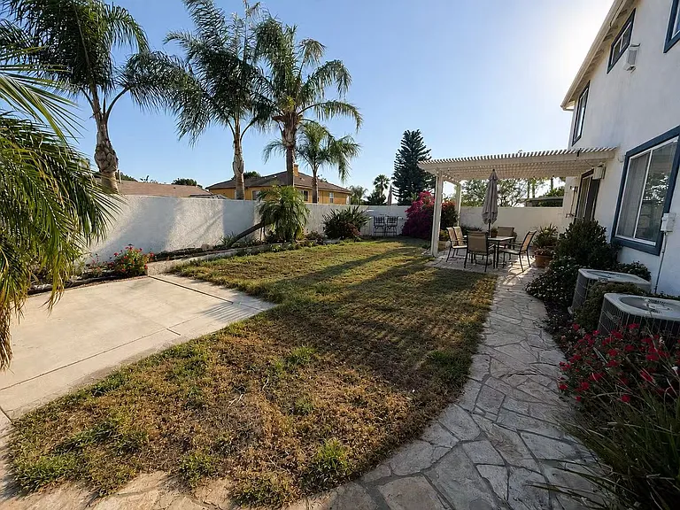 15121 Holiday Dr — Photo 6