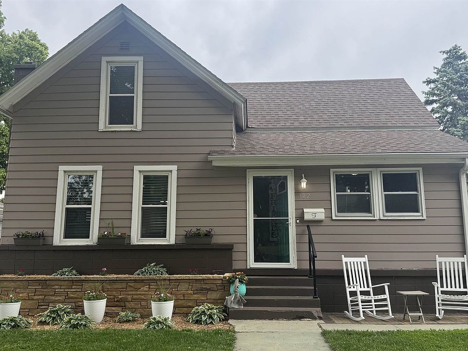 1st image of 102 N 14th St