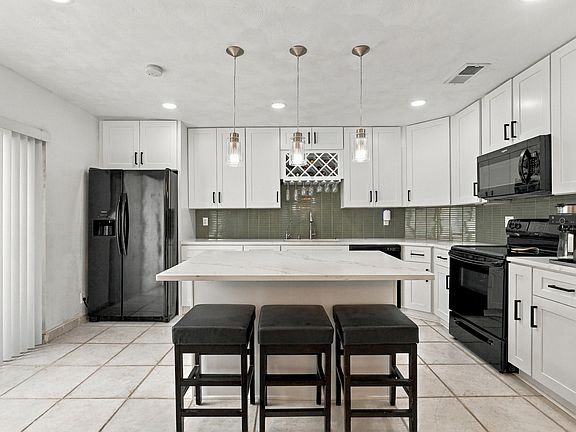 4th image of 4475 Willow Pond Road #A