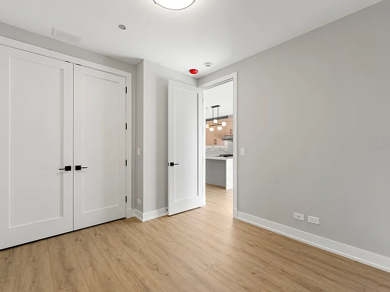 2354 W Polk St #302 — Photo 13