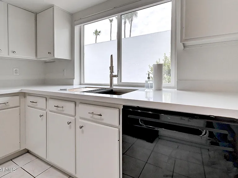 14613 N Calle Del Oro — Photo 16