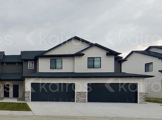 6932 Holly Ct, Johnston, IA 50131