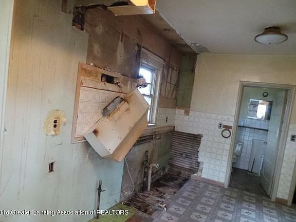 4th image of 1009 W Oakland Ave