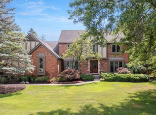 3015 Westman Ct, Bloomfield Hills, MI 48304