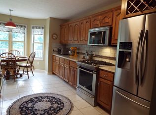 605 Hidden Meadows Dr, Campbellsville, KY 42718