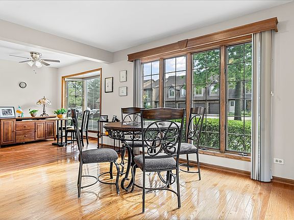 5th image of 44 Kings Ct #0