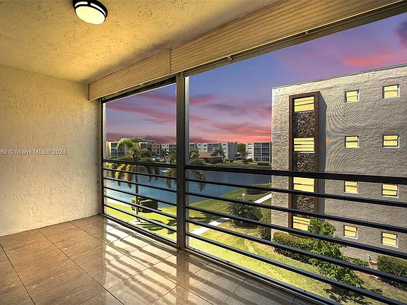 2nd image of 325 SE 11th Ter APT 306