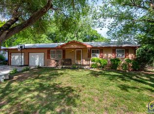 3028 SW Arnold Ave, Topeka, KS 66614