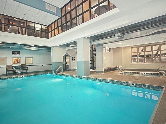 3rd image of 101 W Chestnut St #2404