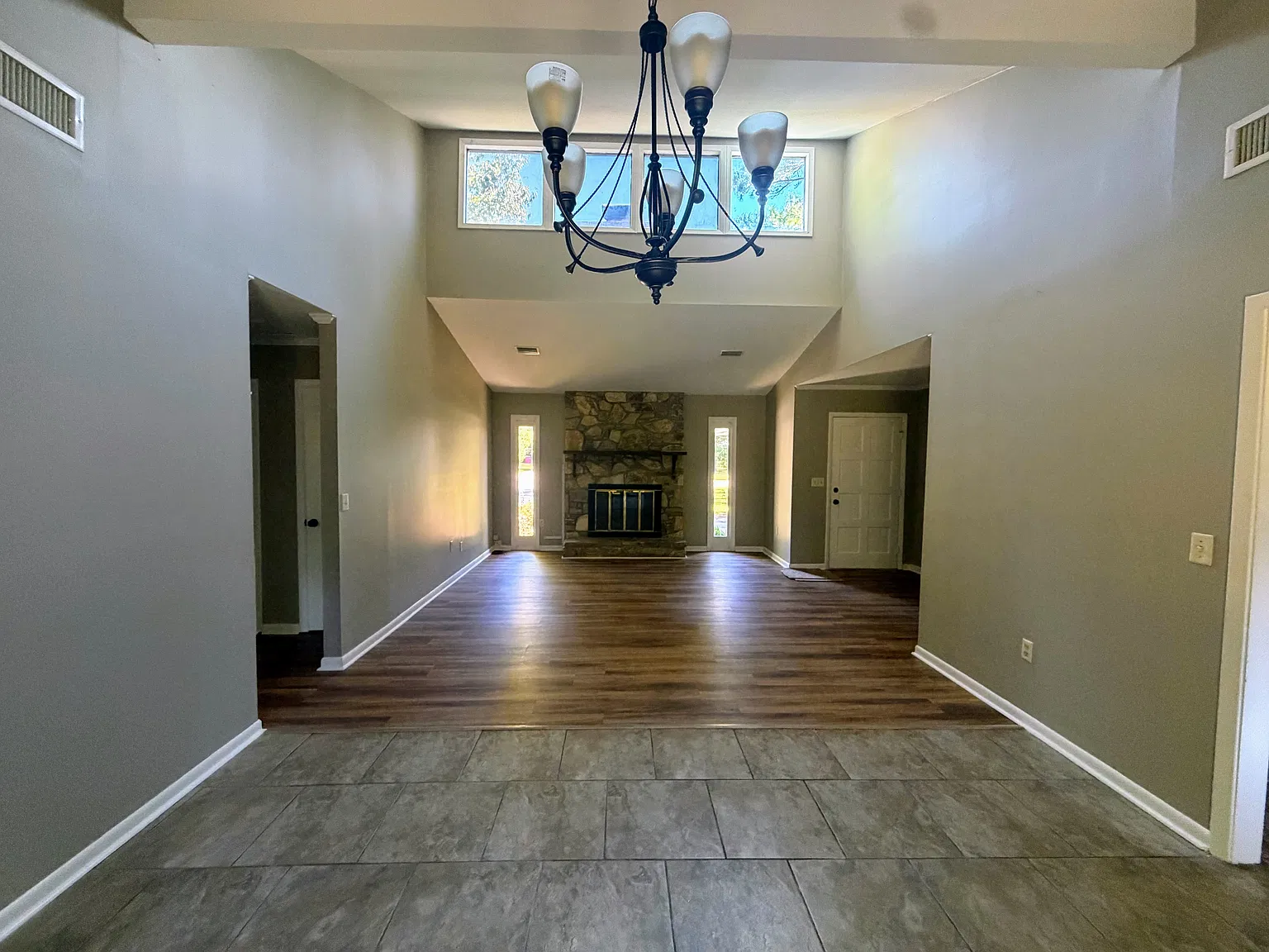 4 bed, 2126 sqft, $1,900 — Photo 3