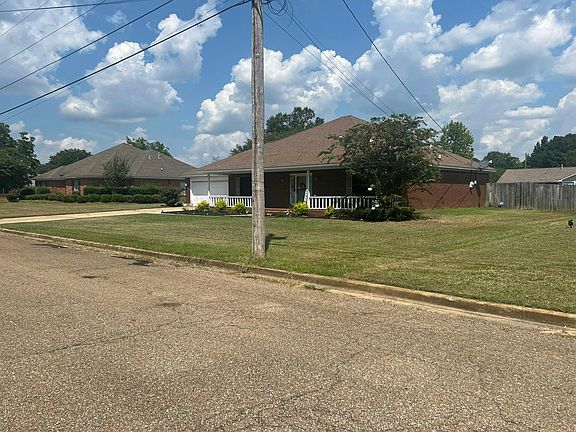 2nd image of 105 Rogers Way