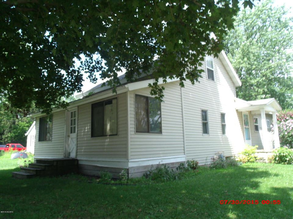 1st image of 102 Reynolds St