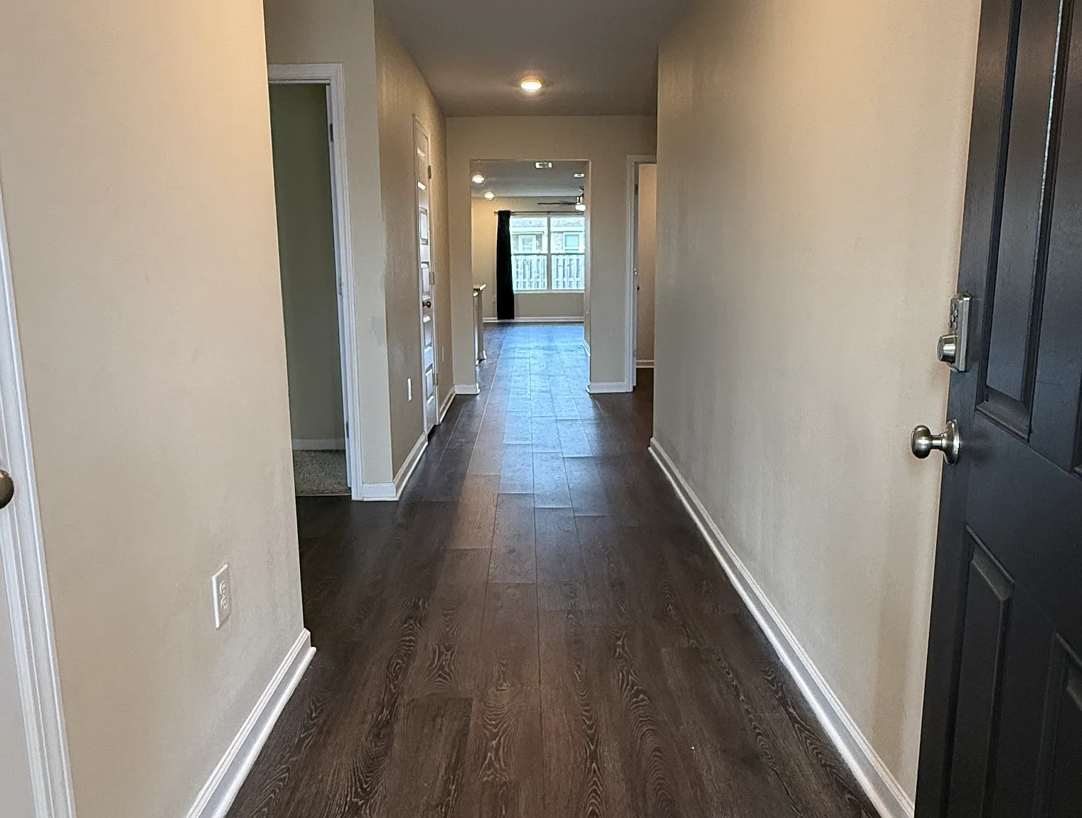 4 bed, 1830 sqft, $2,100 — Photo 3