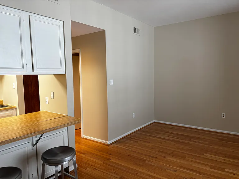 2007 O St NW #203 — Photo 3