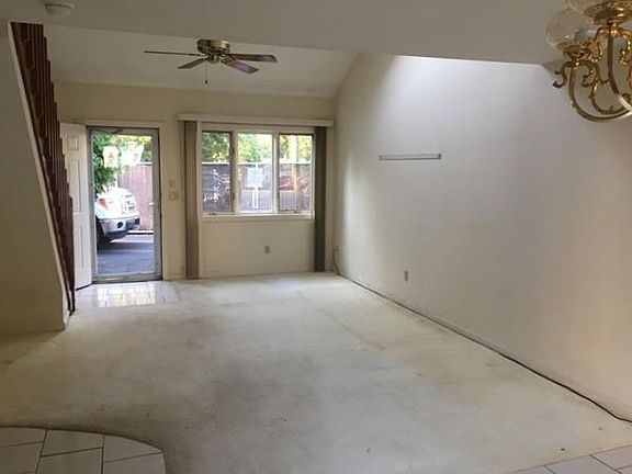 4th image of 210 Centre St Unit 11