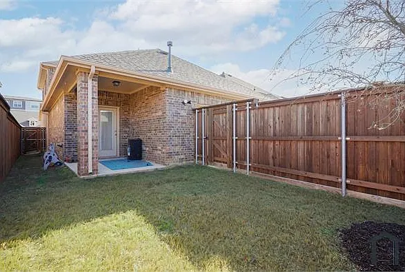 2429 Dolostone Dr — Photo 33