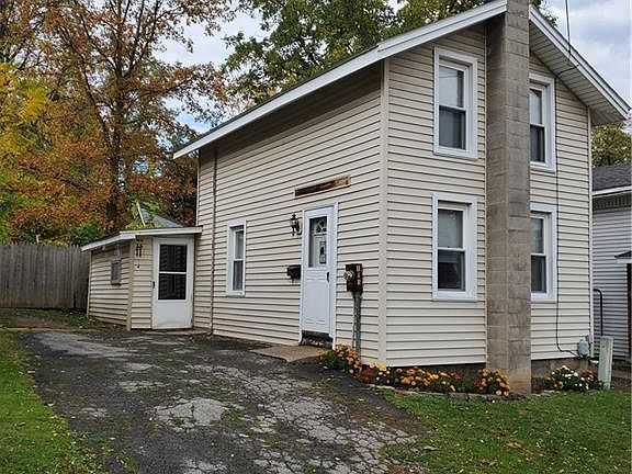 2nd image of 139 William St