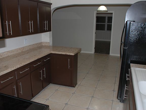 2nd image of 509 6th Avenue N #1-4