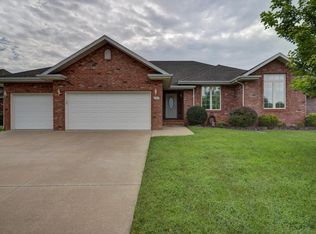 2414 S April Ave, Springfield, MO 65807