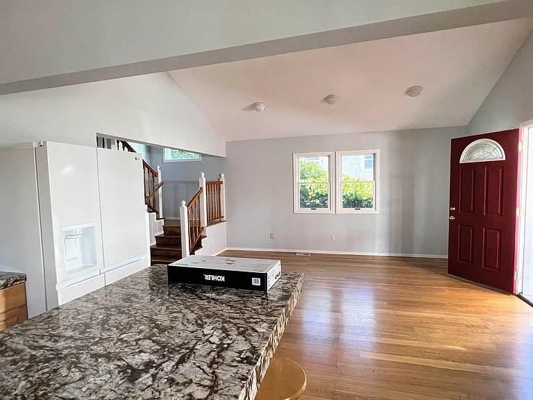 2438 Martin Luther King Jr Way — Photo 3