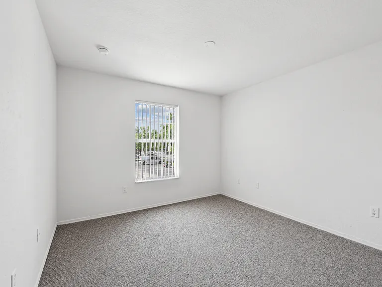 Sand Lake Pointe Apartments — Photo 21