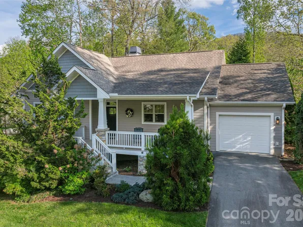 22 Sparkle Dun Dr, Biltmore Lake, NC 28715