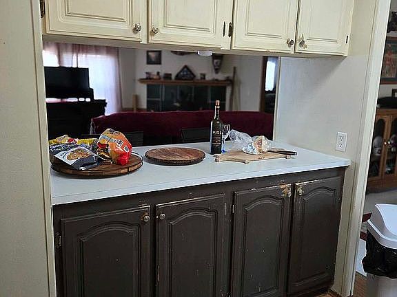 3rd image of 1305 Pennington Dr