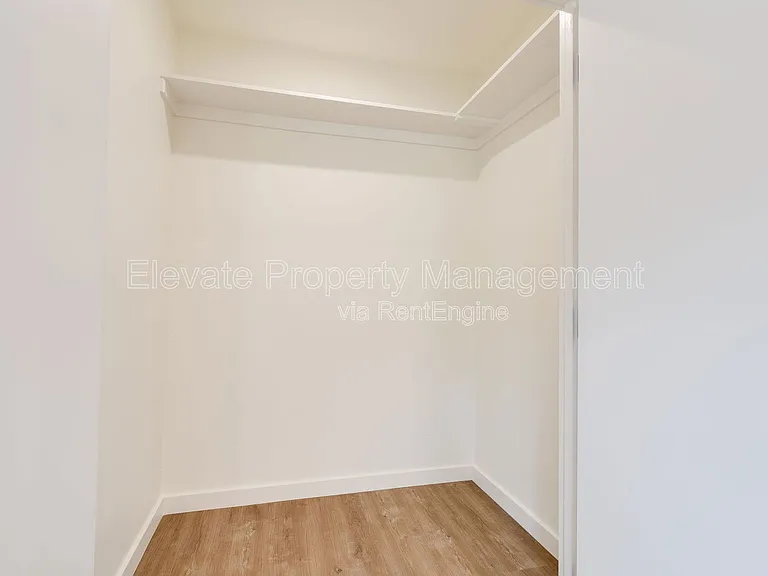 844 NW 43rd St #202 — Photo 17