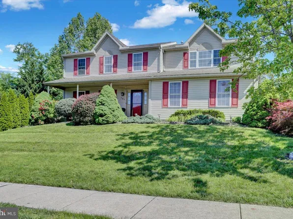 701 Antietam Dr, Douglassville, PA 19518