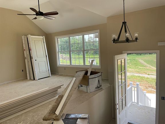 4th image of 233 Tahoe Way