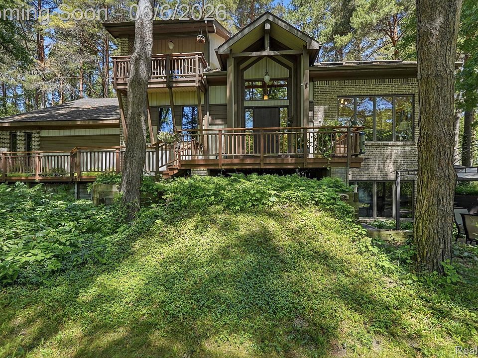 1st image of 356 Avanti Ln