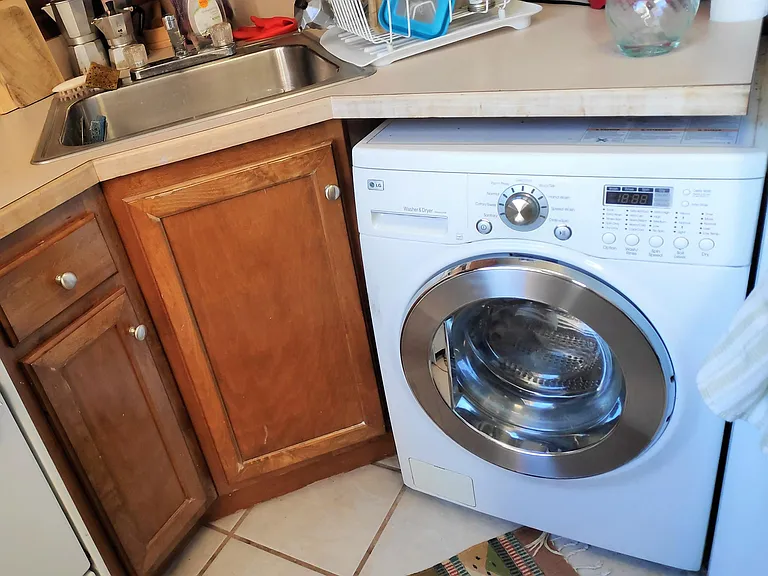 209 W Madison St #4 — Photo 7