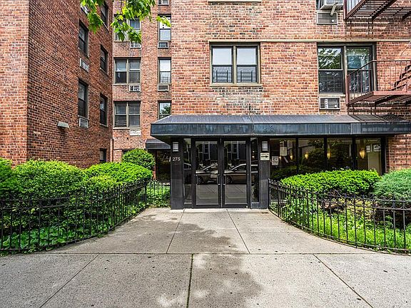 2nd image of 275 Webster Ave APT 4I