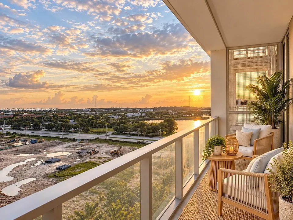 2000 Metropica Way #805