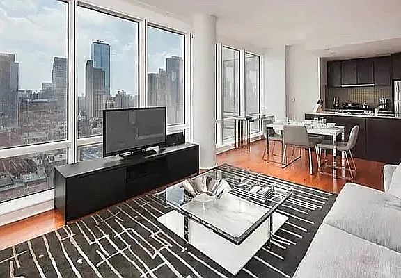3rd image of 306 W 48th St APT 11C