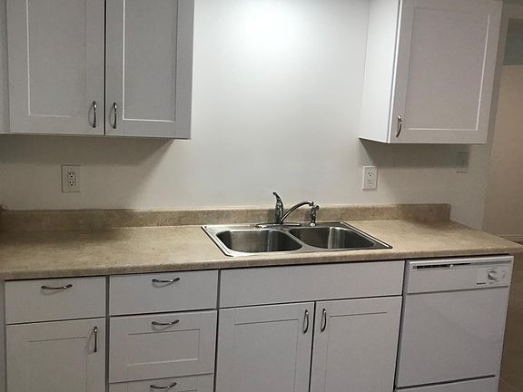 4th image of 2551 S Lake St