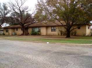 821 E 15th St, Colorado City, TX 79512