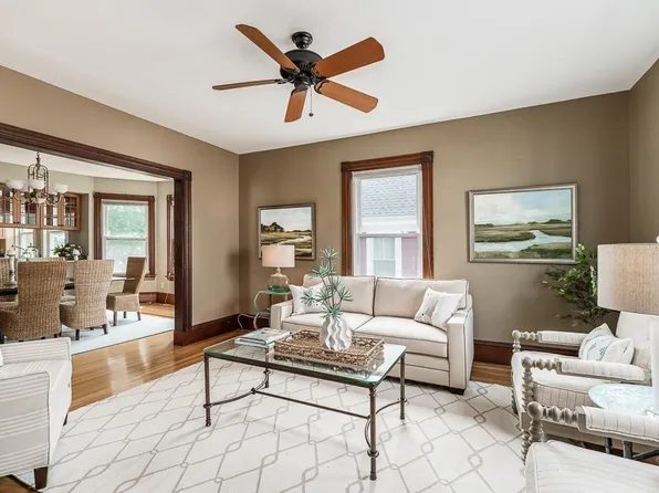 25 Elm St #3, Gloucester, MA 01930