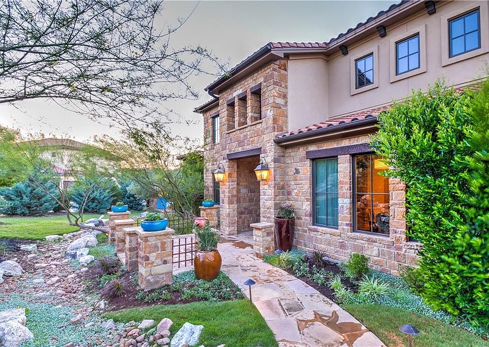 2nd image of 1820 Corto Ln
