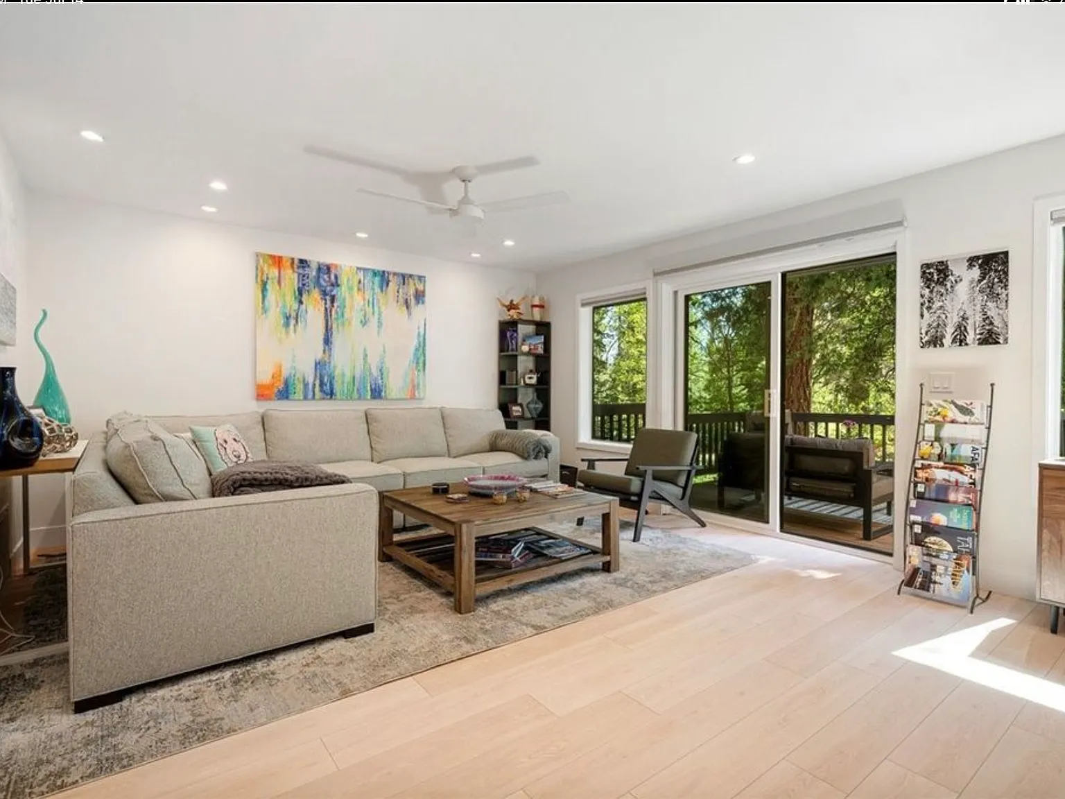998 Driver Way — Photo 2