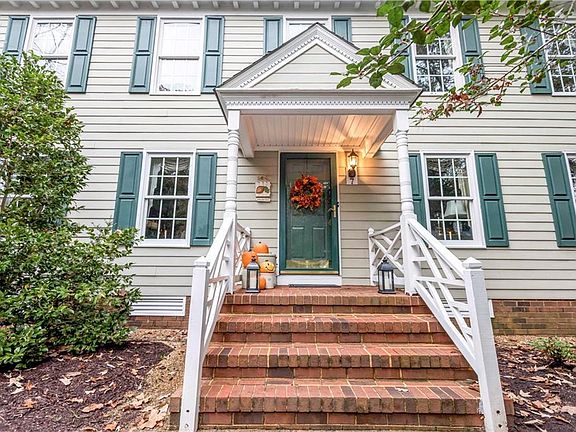 4th image of 7 Waterford Ct