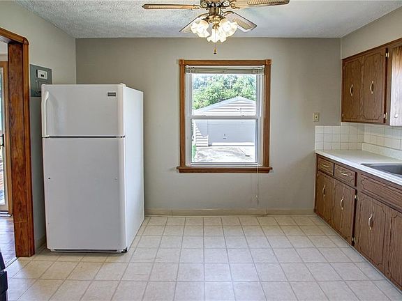 5th image of 5706 Westlake Ave