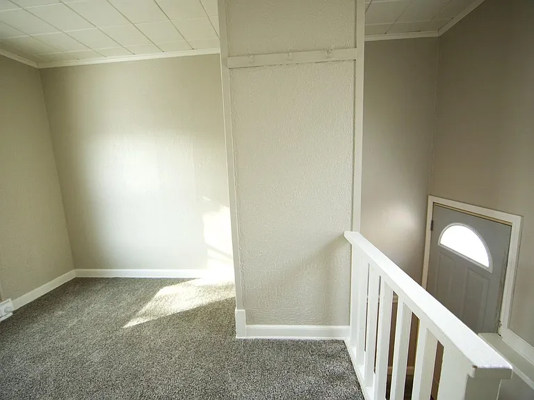 601 E 2nd Ave #4 — Photo 6