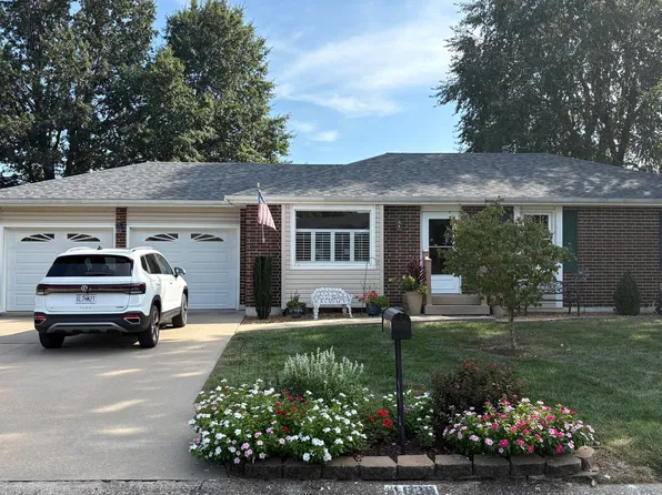 1626 W Kay St, Marshall, MO 65340