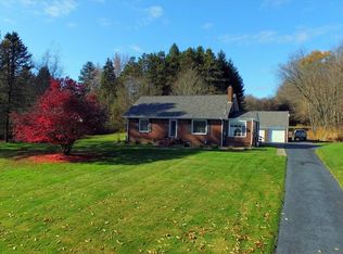 1944 Hubbard Masury Rd, Hubbard, OH 44425