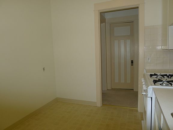 5th image of 311 N Broadway St #58371