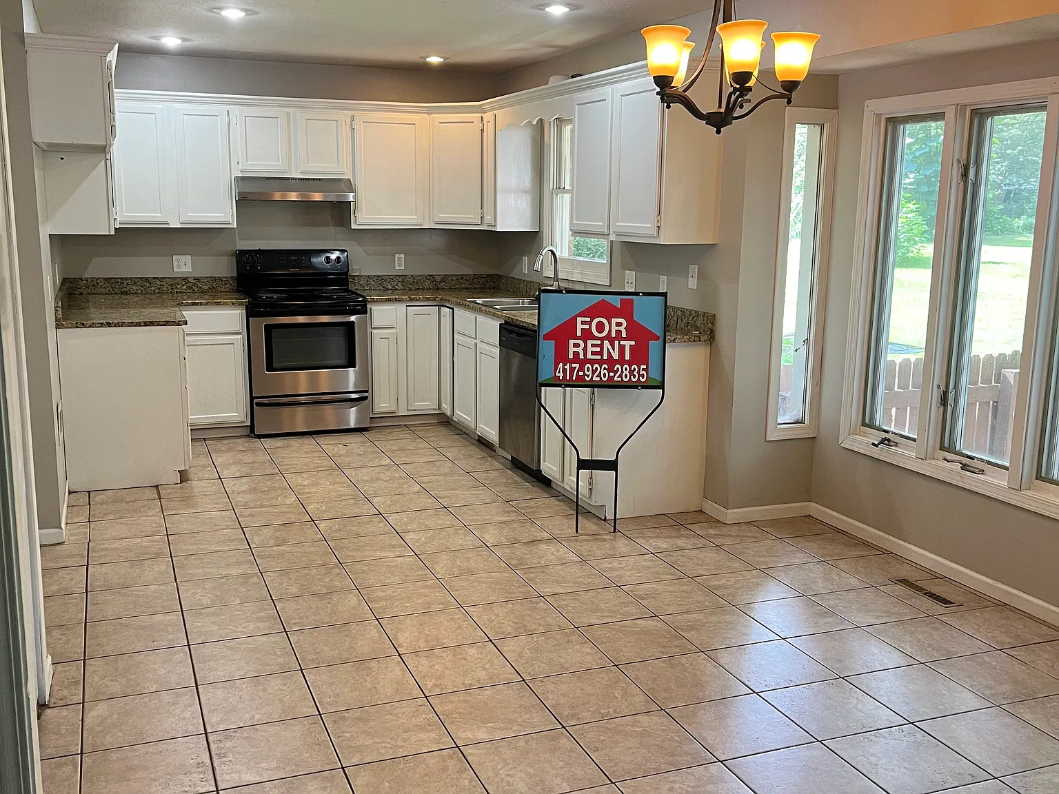 2705 W Cardinal Street — Photo 4