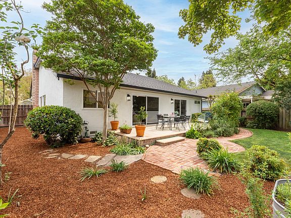 5th image of 2431 Shoreline Drive