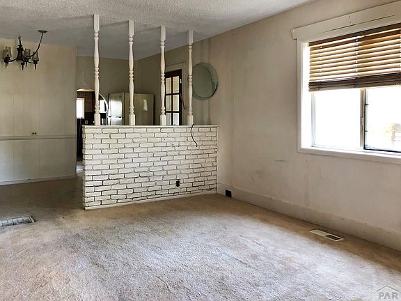3rd image of 1530 N Queens Ave
