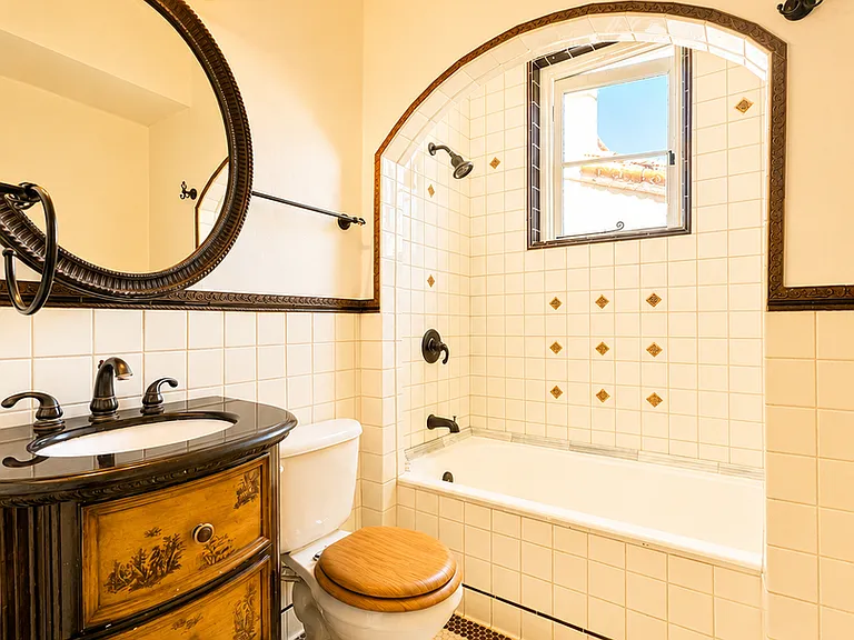 8225 Fountain Ave (Patio Del Moro) — Photo 21